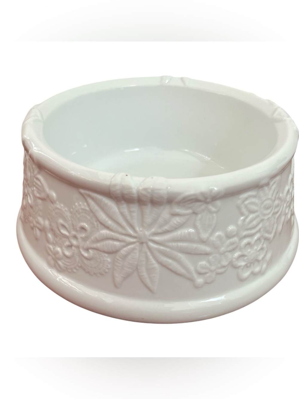 Oscar de la Renta White Embossed Floral Ceramic Pet Dog Bowl